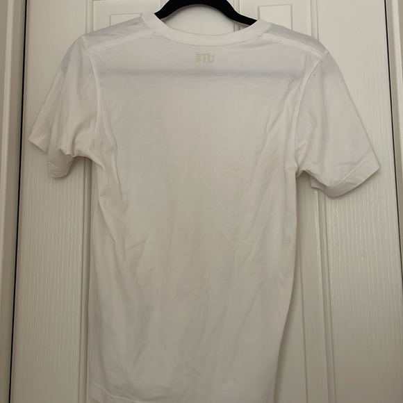 Uniqlo x Line Friends t-shirt with front pocket - Picture 5 of 6